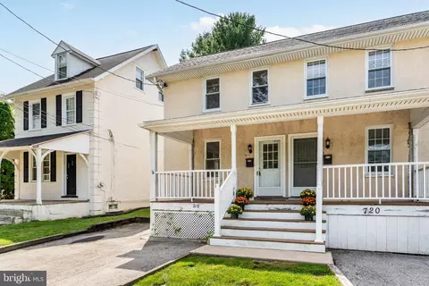 718 E Railroad Ave, Haverford, PA 19041