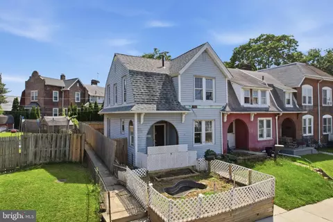Exterior - 1 Spruce St, Marcus Hook, PA 19061 photo 2 of 5