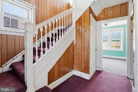 Entry Way - 1 Spruce St, Marcus Hook, PA 19061 photo 2 of 6