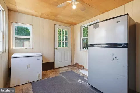 Entry Way - 1 Spruce St, Marcus Hook, PA 19061 photo 5 of 6