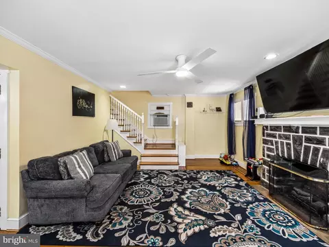 Living - 306 S State Rd, Darby, PA 19082 photo 3 of 3