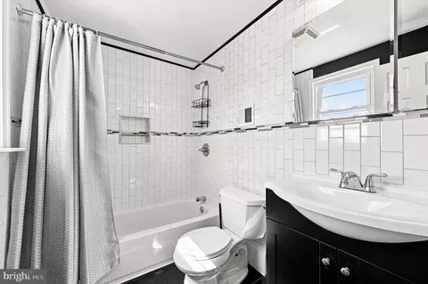 Bath - 416 Broadview Rd, Darby, PA 19082 photo 1 of 3