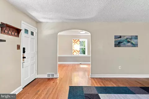Entry Way - 416 Broadview Rd, Darby, PA 19082 photo 1 of 3