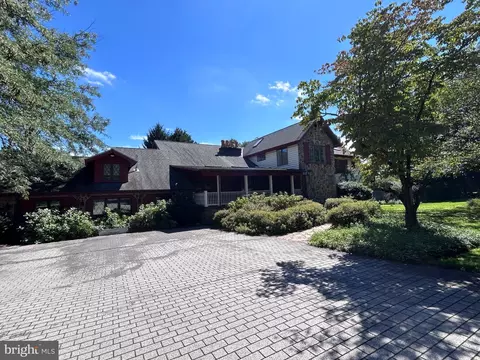 1120 Clover Ln, Glen Mills, PA 19342