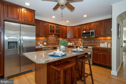Kitchen - 207 Bloomingdale Ave #8B, Wayne, PA 19087 photo 3 of 5
