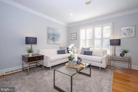 Living - 207 Bloomingdale Ave #8B, Wayne, PA 19087 photo 4 of 4