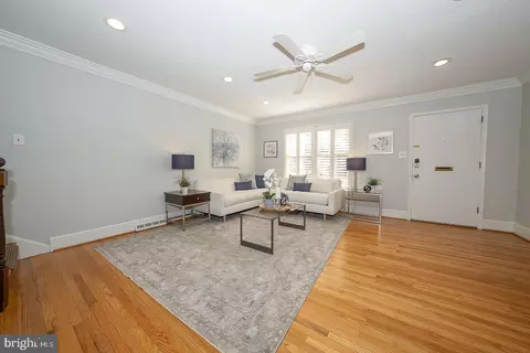 Living - 207 Bloomingdale Ave #8B, Wayne, PA 19087 photo 3 of 4