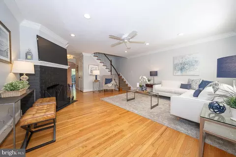 Living - 207 Bloomingdale Ave #8B, Wayne, PA 19087 photo 1 of 4