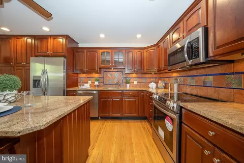 Kitchen - 207 Bloomingdale Ave #8B, Wayne, PA 19087 photo 4 of 5