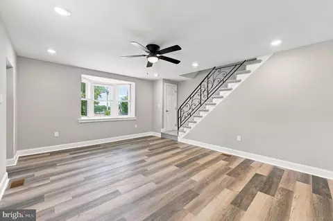 Living - 204 E Marshall Rd, Lansdowne, PA 19050 photo 3 of 4