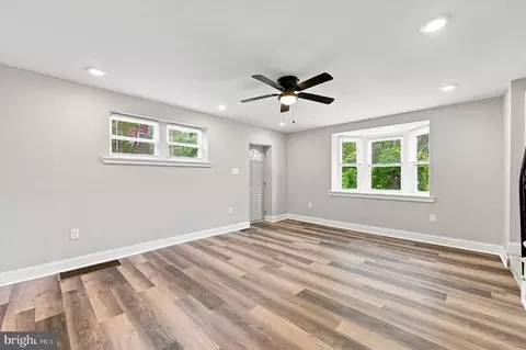 Living - 204 E Marshall Rd, Lansdowne, PA 19050 photo 2 of 4