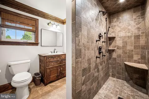 Bath - 1838 Plum St, Boothwyn, PA 19061 photo 3 of 4