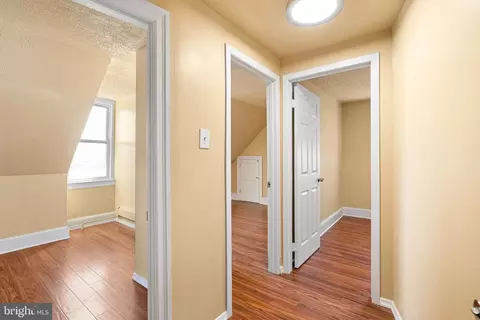 Entry Way - 5 Ardsley Rd, Darby, PA 19082 photo 6 of 9