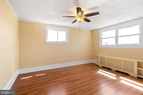 Living - 5 Ardsley Rd, Darby, PA 19082 photo 3 of 5