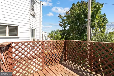Exterior - 5 Ardsley Rd, Darby, PA 19082 photo 2 of 2