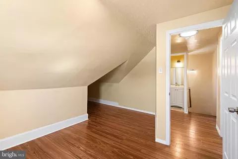 Entry Way - 5 Ardsley Rd, Darby, PA 19082 photo 8 of 9