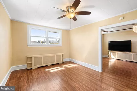 Living - 5 Ardsley Rd, Darby, PA 19082 photo 4 of 5