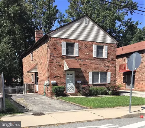 913 Chestnut St, Collingdale, PA 19023