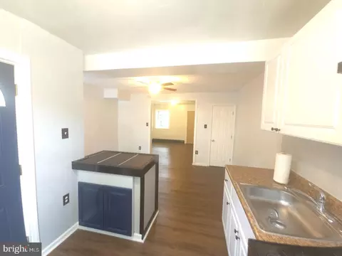 Entry Way - 428 Croyden Rd, Darby, PA 19082 photo 1 of 1