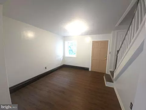 Living - 428 Croyden Rd, Darby, PA 19082 photo 1 of 4