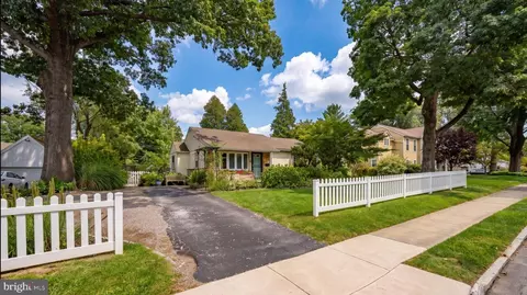 106 N Lowrys Ln, Bryn Mawr, PA 19010