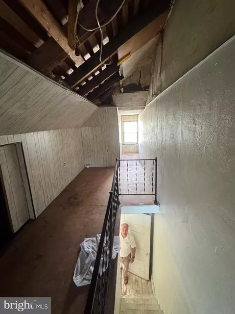 Entry Way - 307 Taylor Ave, Linwood, PA 19061 photo 1 of 2