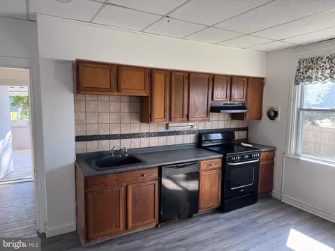 Kitchen - 307 Taylor Ave, Linwood, PA 19061 photo 2 of 2