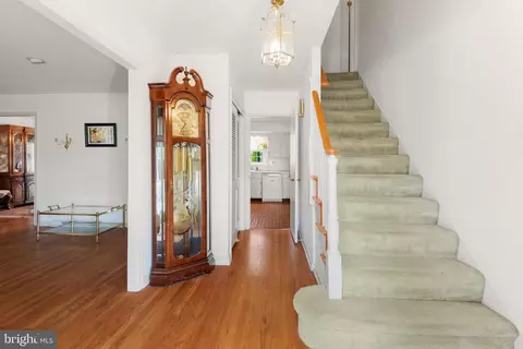 Entry Way - 5 Grant Ln, Wayne, PA 19087 photo 1 of 5