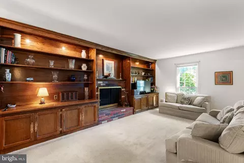 Living - 5 Grant Ln, Wayne, PA 19087 photo 4 of 8