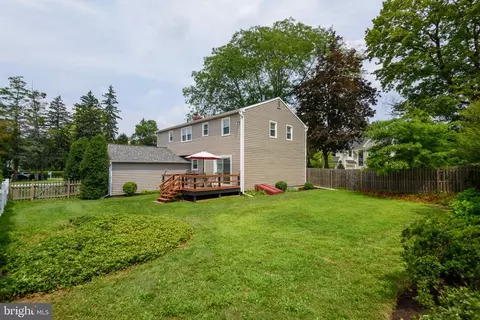 Exterior - 5 Grant Ln, Wayne, PA 19087 photo 3 of 7