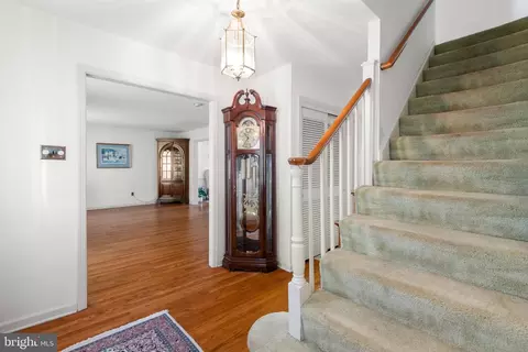Entry Way - 5 Grant Ln, Wayne, PA 19087 photo 2 of 5