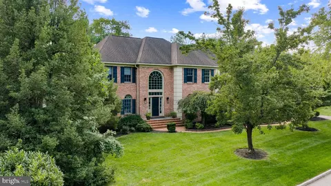 701 Sturbridge Dr, Bryn Mawr, PA 19010