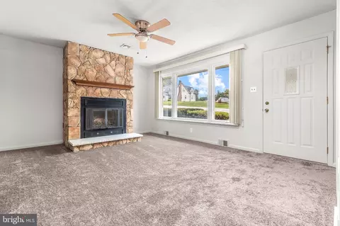 Living - 2660 Mill Rd, Ogden, PA 19061 photo 1 of 5
