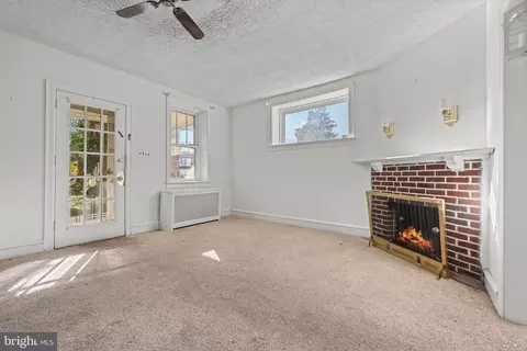 Living - 328 Morris Rd, Wayne, PA 19087 photo 3 of 5