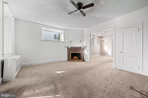 Living - 328 Morris Rd, Wayne, PA 19087 photo 2 of 5