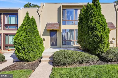 100 E Glenolden Avenue T-9 Ave #T-9, Glenolden, PA 19036