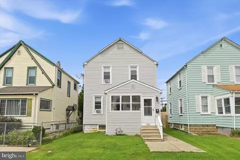 2025 Chestnut St, Holmes, PA 19043