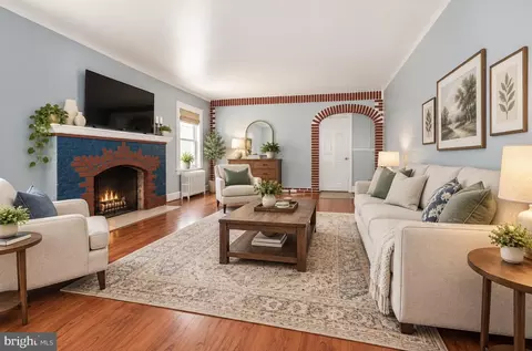 Living - 7201 Wayne Ave, Darby, PA 19082 photo 1 of 2