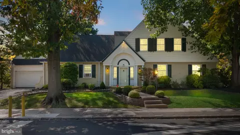 2804 Hillcrest Rd, Drexel Hill, PA 19026