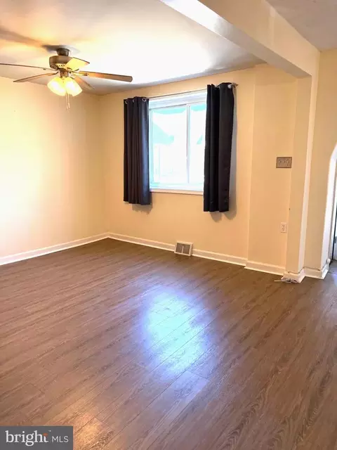 Living - 15 Walnut St, Marcus Hook, PA 19061 photo 1 of 2