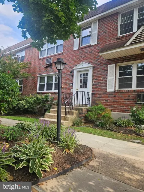 107 Rutgers Ave #F-2, Swarthmore, PA 19081