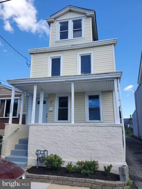 1209 Leiper St, Crum Lynne, PA 19022