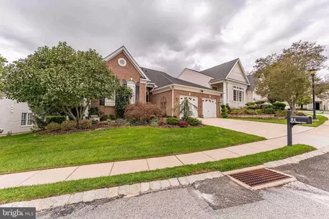 91 S Valentine Dr, Garnet Valley, PA 19060