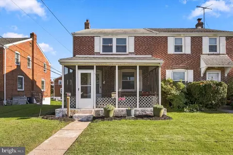 2144 Academy Ave, Holmes, PA 19043