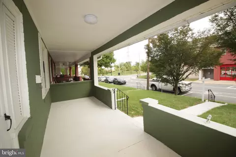 Exterior - 618 Post Rd, Marcus Hook, PA 19061 photo 4 of 8