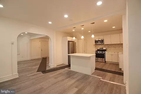 Entry Way - 618 Post Rd, Marcus Hook, PA 19061 photo 1 of 3