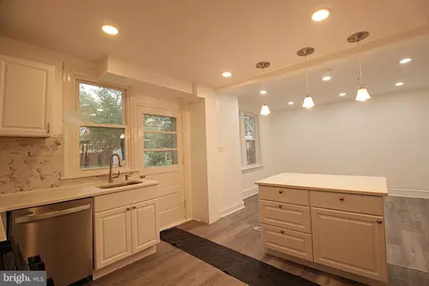 Kitchen - 618 Post Rd, Marcus Hook, PA 19061 photo 4 of 4