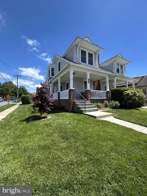 2131 Darby Rd, Havertown, PA 19083