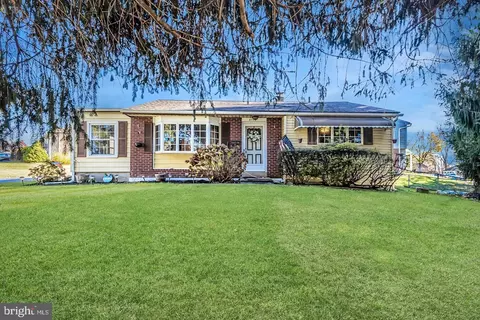 4119 Baldwin Run Dr, Aston, PA 19014