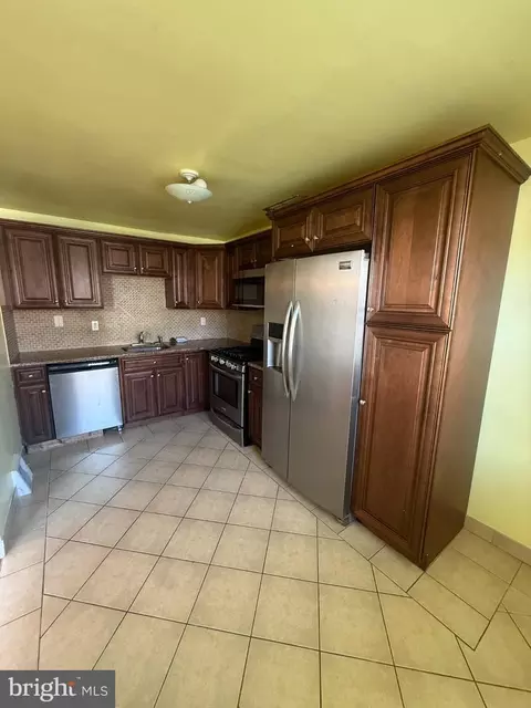 1540 Hermesprota Dr, Sharon Hill, PA 19079